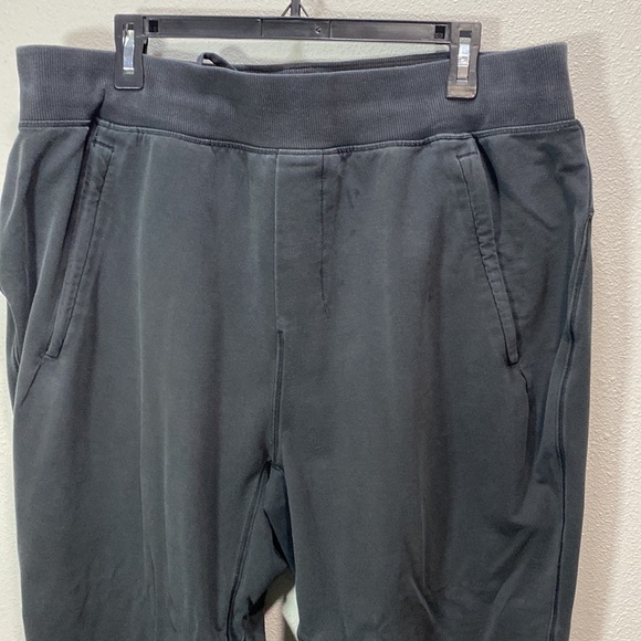 Lululemon men's jogger pants black - Picture 2 of 15